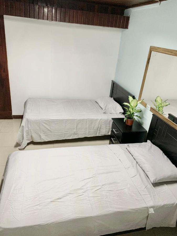 Global House Cr Hostel Backpackers Alajuela Habitacion Compartida 2 Camas Por Habitacion Exteriér fotografie